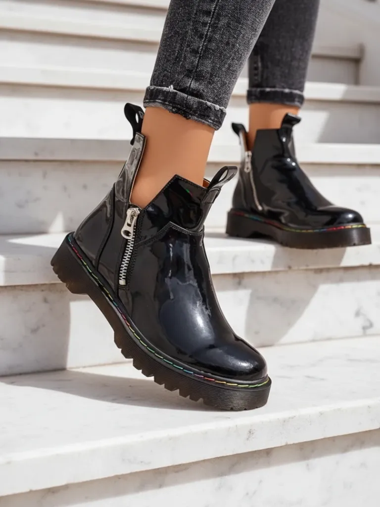 Sale Czarne lakierowane botki damskie z suwakiem Odeta Botki Bez Ocieplenia|Botki Na Płaskim Obcasie