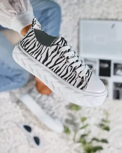 Sale Czarno-białe damskie trampki na platformie Atredika Trampki