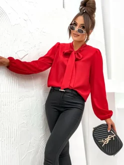 Sale Damska bluzka z kokardą Bluzki / Koszule / Koszulki