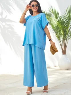 Online Damski komplet z krótkim rękawem, ozdobnym kwiatem i szerokimi spodniami Damskie Komplety Damskie