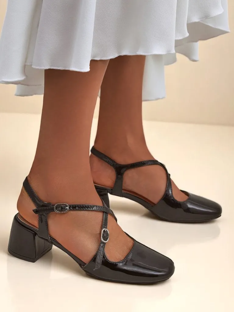 Best Damskie czółenka na niskim obcasie z ozdobnymi paseczkami Lollita Klasyczne