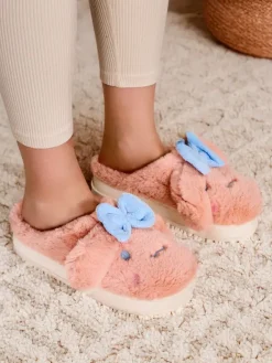 Damskie futrzane kapcie z kokardką Savos Kapcie