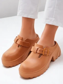 Damskie gumowe klapki na obcasie Voxones Klapki Na Obcasie