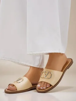 Clearance Damskie klapki na płaskiej podeszwie Ohanna Klapki Płaskie