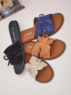 Best Damskie klapki na płaskiej podeszwie z kokardką Gerber Klapki Płaskie