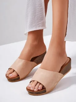 Damskie klapki na niskim koturnie Maderas Klapki Na Obcasie