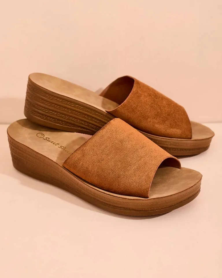 Discount Damskie klapki na niskim koturnie Saffil Klapki Na Obcasie