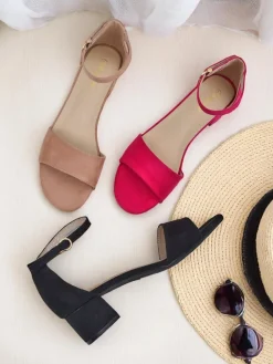 Outlet Damskie sandały na niskim obcasie SoftHeels Sandały Na Słupku