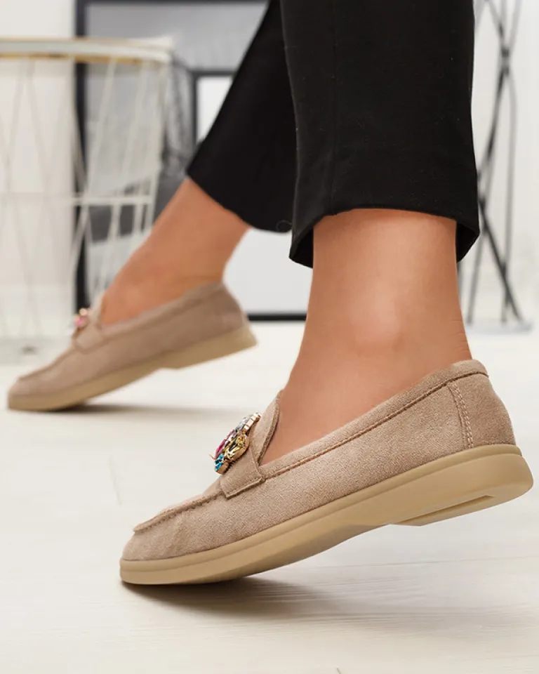 Discount Eko zamszowe jasnobrązowe mokasyny damskie z ozdobnymi kryształkami Nellens Półbuty|Mokasyny Na Płaskiej Podeszwie