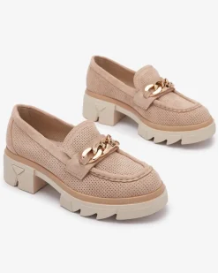 Outlet Eko- zamszowe mokasyny ze złotą ozdobą w kolorze jasnom Zaffix Półbuty|Mokasyny Na Płaskiej Podeszwie