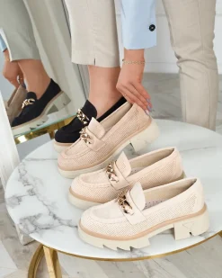 Outlet Eko- zamszowe mokasyny ze złotą ozdobą w kolorze jasnom Zaffix Półbuty|Mokasyny Na Płaskiej Podeszwie