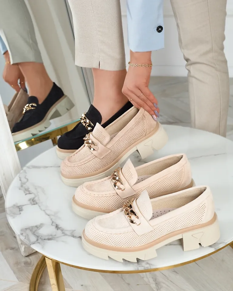 Outlet Eko- zamszowe mokasyny ze złotą ozdobą w kolorze jasnom Zaffix Półbuty|Mokasyny Na Płaskiej Podeszwie