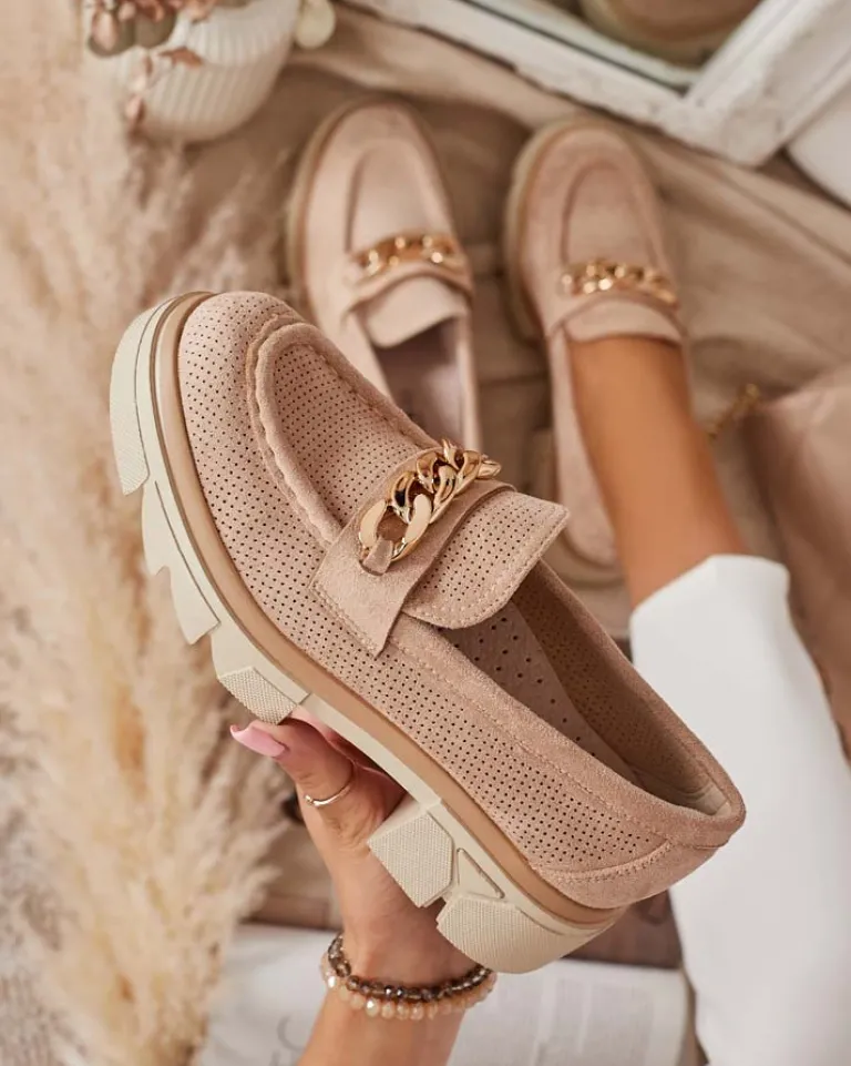 Outlet Eko- zamszowe mokasyny ze złotą ozdobą w kolorze jasnom Zaffix Półbuty|Mokasyny Na Płaskiej Podeszwie