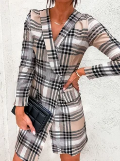 Sale Jasnobrązowa damska sukienka marynarka w kratę Sukienki Krótkie