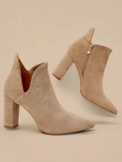Discount Jasnobrązowe damskie botki na słupku z wycięciem Alania Botki Bez Ocieplenia|Botki Na Słupku