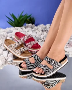 Sale Klapki damskie z cyrkoniami w kolorze m Laluda Klapki Płaskie