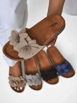 Sale Klapki damskie z kwiatuszkami Foules Klapki Płaskie