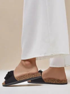 Discount Klapki damskie z kwiatuszkami Occes Ugc|Klapki Płaskie