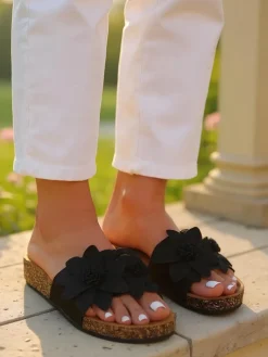 Sale Klapki damskie z kwiatuszkami Foules Klapki Płaskie