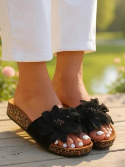 Sale Klapki damskie z kwiatuszkami Foules Klapki Płaskie