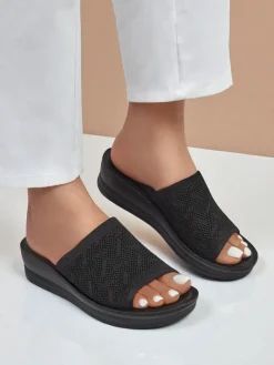 Hot Klapki damskie na niskim koturnie Elara Klapki Na Obcasie