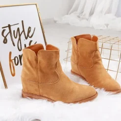 Best Kowbojki na krytym koturnie w kolorze camel Bluestone Botki Z Delikatnym Ociepleniem|Kowbojki