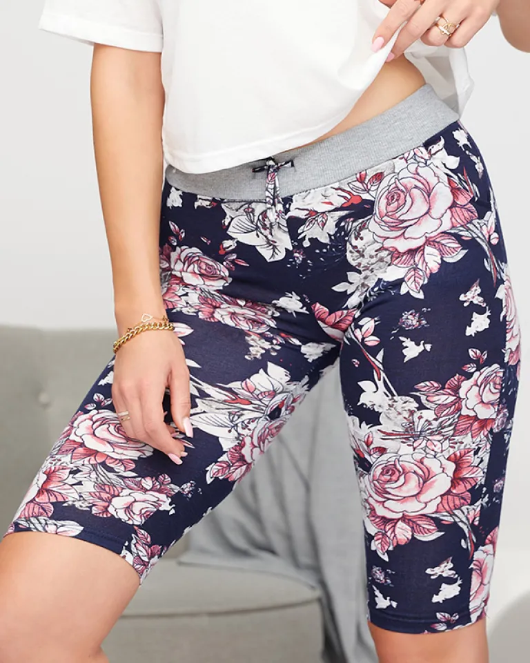Best Kwiatowe spodenki damskie 3/4 w kolorze granatowo- różowym Spodenki 3/4|Krótkie Spodenki