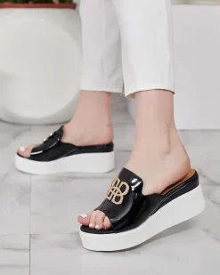 Discount Lakierowane damskie klapki na koturnie Sailla Klapki Na Obcasie