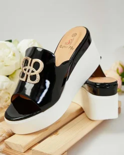 Discount Lakierowane damskie klapki na koturnie Sailla Klapki Na Obcasie