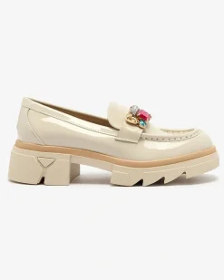 Discount Lakierowane kremowe mokasyny z kolorowymi kamyczkami Sarin Półbuty|Mokasyny Na Płaskiej Podeszwie