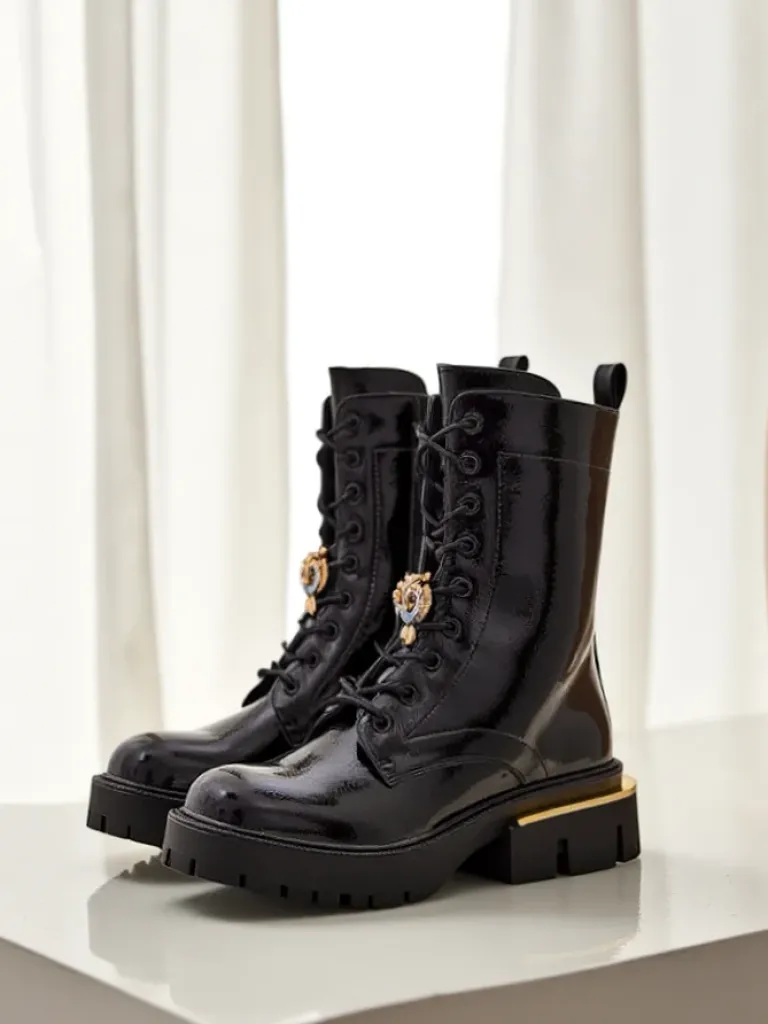 Lakierowane damskie botki typu workery Tesiolle Workery|Botki Sznurowane