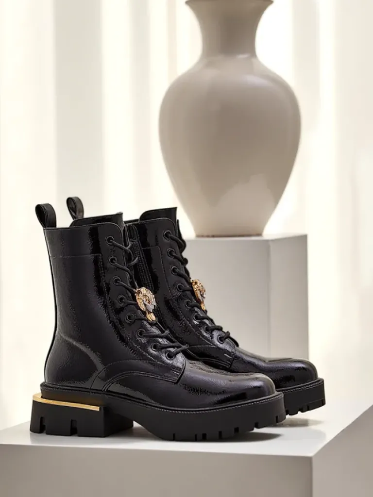 Lakierowane damskie botki typu workery Tesiolle Workery|Botki Sznurowane