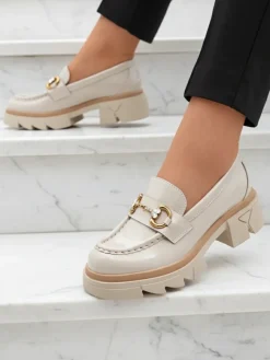 Sale Lakierowane beżowe damskie mokasyny z kryształkami Inriw Półbuty|Mokasyny Na Płaskiej Podeszwie