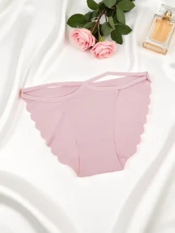 Sale Laserowo cięte Majtki damskie typu figi z ozdobnymi paseczkami Edge Chic Figi