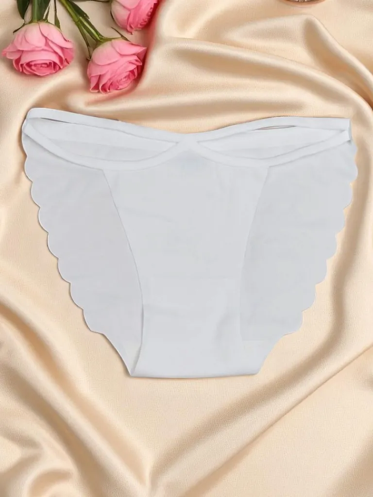 Best Laserowo cięte Majtki damskie typu figi z ozdobnymi paseczkami Edge Chic Figi