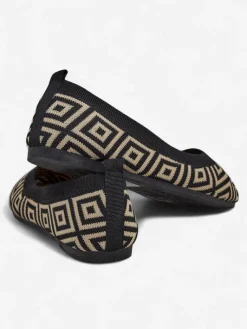 Outlet Materiałowe damskie baleriny z geometrycznym printem Metric Baleriny Klasyczne