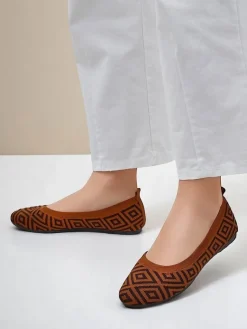 Discount Materiałowe damskie baleriny z geometrycznym printem Metric Baleriny Klasyczne