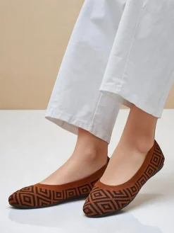 Discount Materiałowe damskie baleriny z geometrycznym printem Metric Baleriny Klasyczne