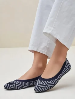 Discount Materiałowe damskie baleriny z geometrycznym printem Metric Baleriny Klasyczne