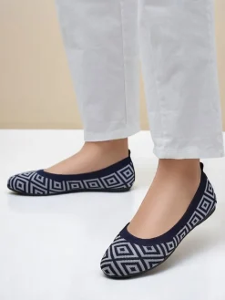Discount Materiałowe damskie baleriny z geometrycznym printem Metric Baleriny Klasyczne