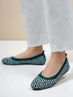 New Materiałowe damskie baleriny z geometrycznym printem Metric Baleriny Klasyczne