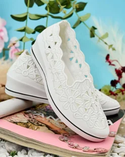 Sale Półbuty damskie na niskim koturnie Dellio Półbuty