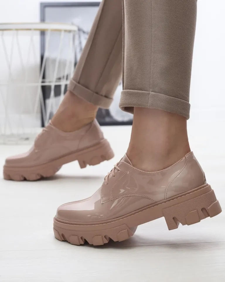 Różowe lakierowane półbuty damskie Delgor Półbuty