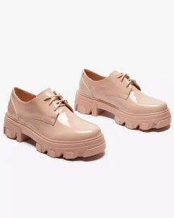 Różowe lakierowane półbuty damskie Delgor Półbuty