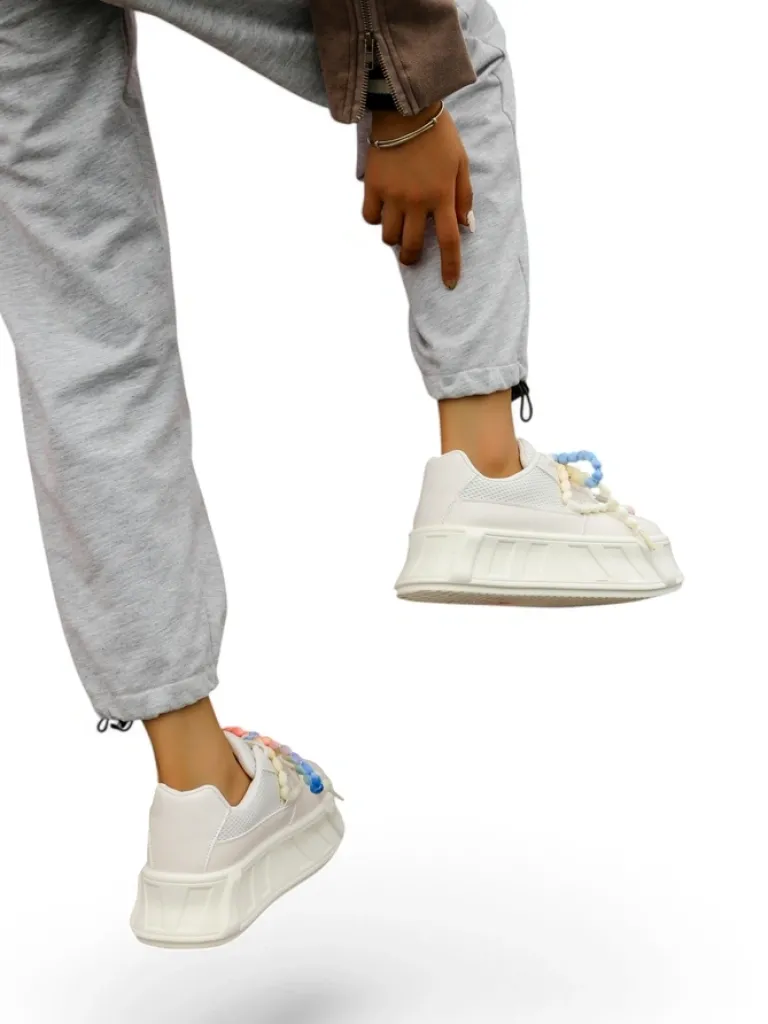 Sportowe sneakersy damskie na platformie z ozdobnymi sznurówkami Funies Damskie Sneakersy