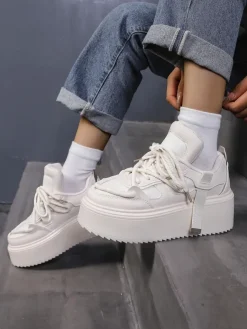 Sportowe sneakersy damskie na platformie Aeroll Damskie Sneakersy