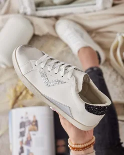 Sportowe sneakersy damskie z ozdobami Ginn Damskie Sneakersy