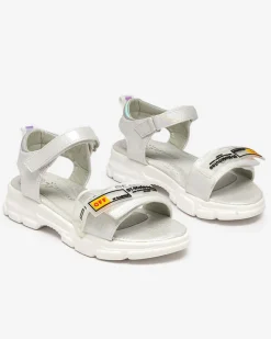 Sale Srebrne błyszczące sandałki dziewczęce Lorij Dziewczęce