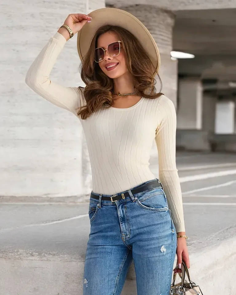 Sale Sweter damski z okrągłym dekoltem w kolorze m Swetry