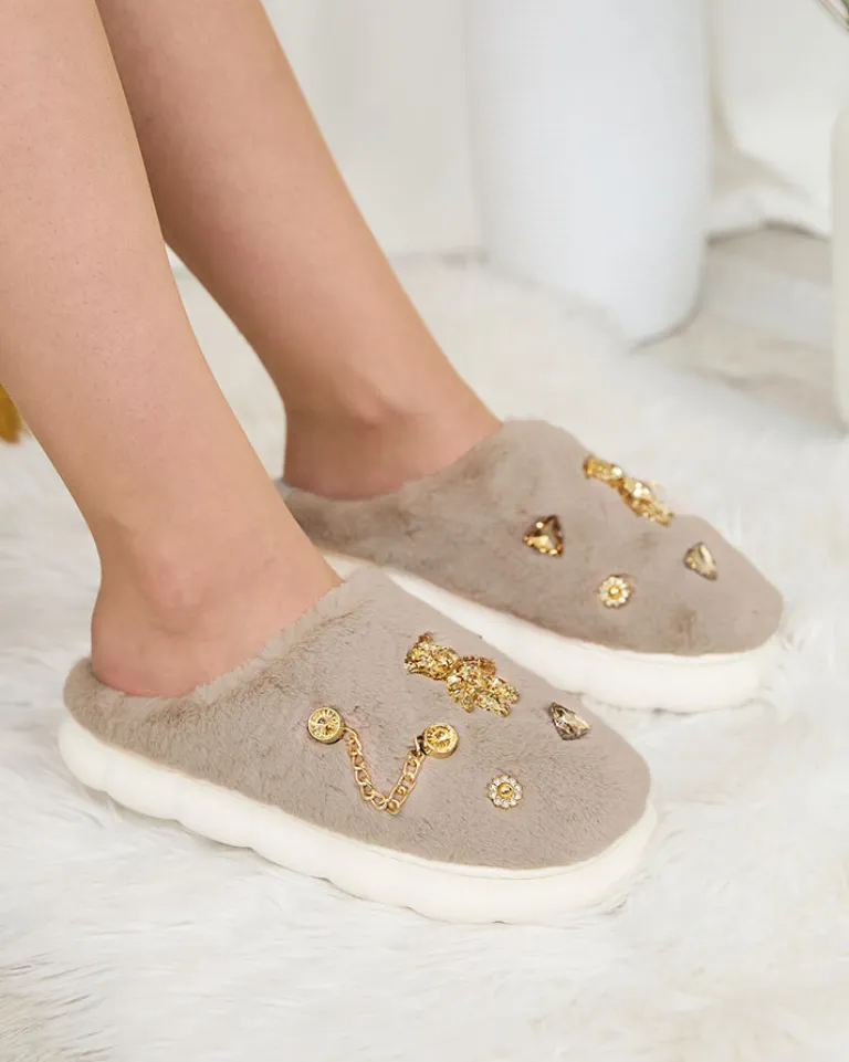 Szare damskie futrzane kapcie z ozdobami Erserra Kapcie